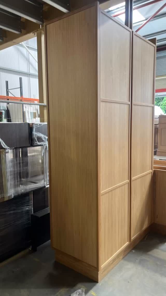 Oak micro shaker dry fit before delivery next week. This bespoke kitchen will fit like a glove following this process. This helps our team ensure all kitchens are delivered and ready for install on the day. Call us today and let our talented guide you to your dream kitchen . #dreamkitchens #oakkitchen #bespace #eatsleeplive