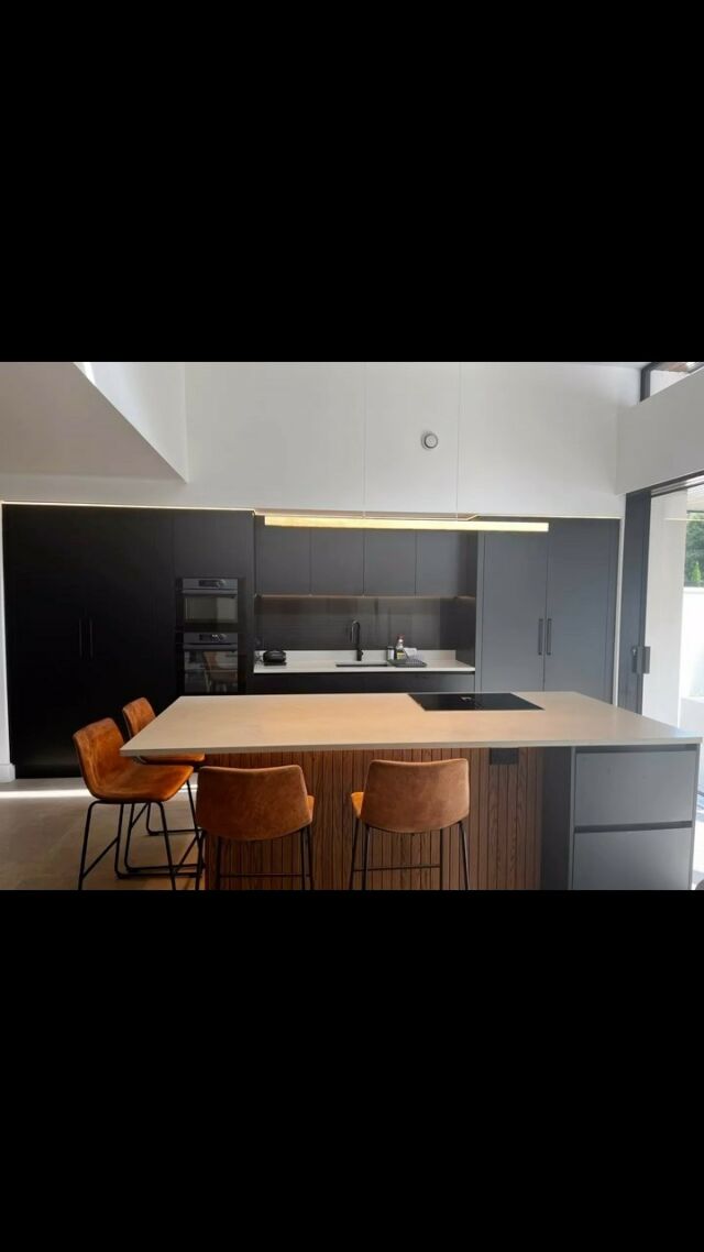 Beautiful contemporary kitchen project recently completed. #contemporarykitchen #irishdesign #interiordesign #irishkitchens #blackkitchen #bespace #eatsleeplive