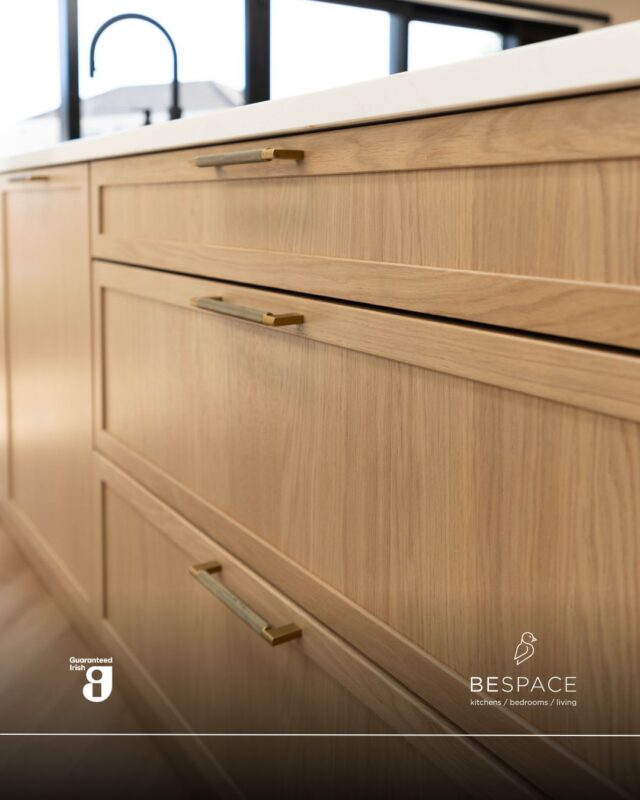 It’s the little details that can make the biggest difference 🙌

Handles might seem small, but they can completely change the look and feel of your kitchen. The right finish, shape and placement bring everything together seamlessly 

Visit our showrooms to view our range of different handle styles available!