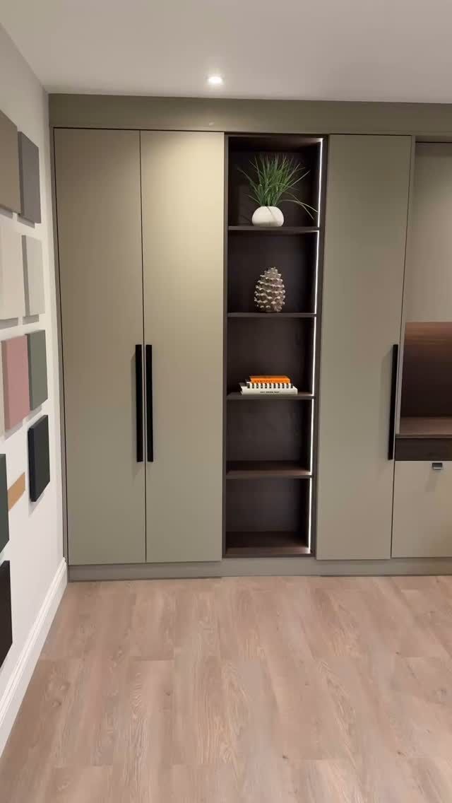 Contemporary home office fit out. Dark Oak, long black ironmongery, reeded glass. 👌🏻 #homeoffice #customcabinetry #fittedfurniture #irishdesign #bespace #eatsleeplive